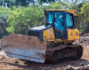 Qual o melhor trator de esteira para obras?